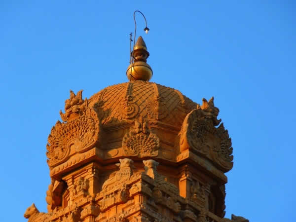 फोटो साभार : बृहदेश्वर मंदिर तंजावुर - तमिलनाडु पर्यटन (सोशल मीडिया)