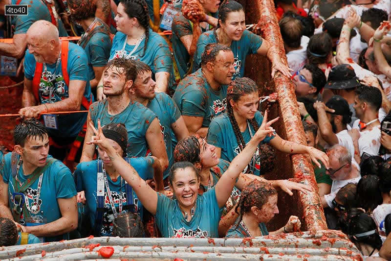 There is limited accommodation for people who come to La Tomatina
