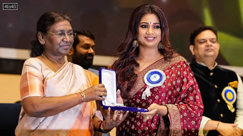 President Droupadi Murmu presents the Best Playback Singer Female Award to Shreya Ghoshal