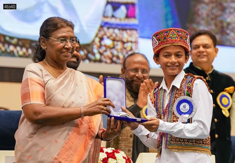 President Droupadi Murmu presents the National Film Award to Child Artist