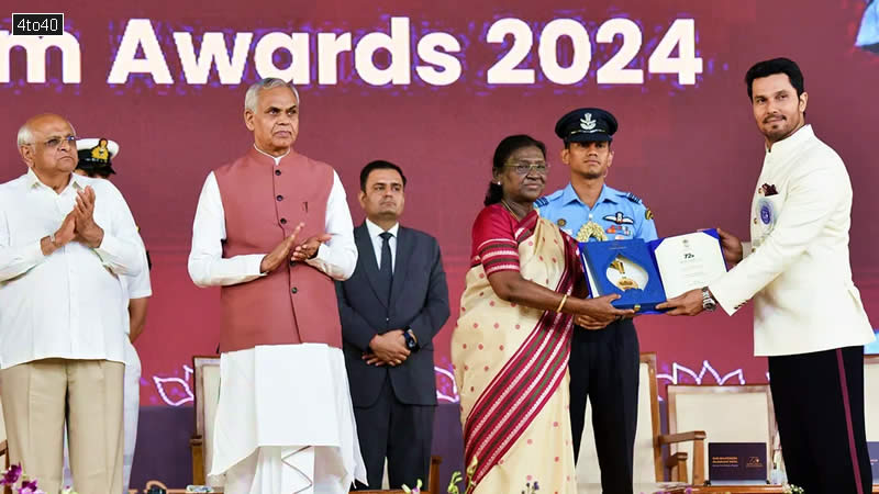 President Droupadi Murmu presents Best Debut Director award for film Swatantrya Veer Savarkar to Randeep Hooda