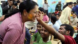 Delhi chief minister Rekha Gupta also celebrated Holi with children from the ‘Asha Kiran Home’ in Rohini, Delhi, inviting them to apply colours on her