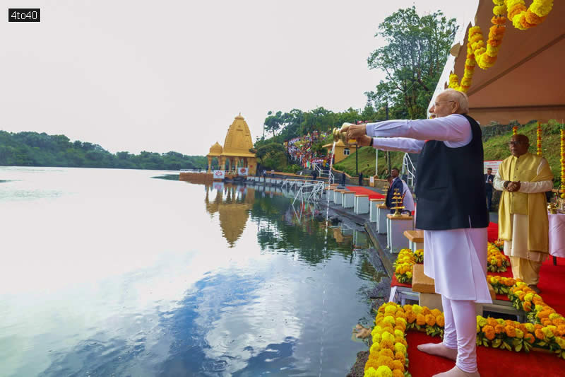 Indian Prime Minister Narendra Modi offered prayers performed Aarti, and paid obeisance at the revered Ganga Talao (Grand Bassin), a sacred Hindu pilgrimage site in Mauritius
