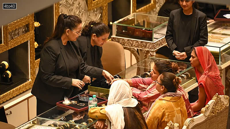 People also bought gold and silver jewelry on the occasion of Dhanteras