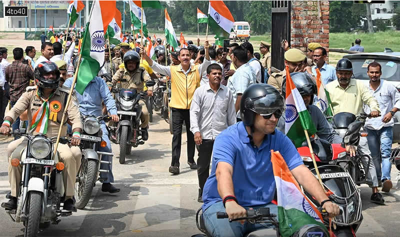 Ghaziabad Civil Defense Corps and Home Guard jointly lead the bike rally for Har Ghar Tiranga Yatra