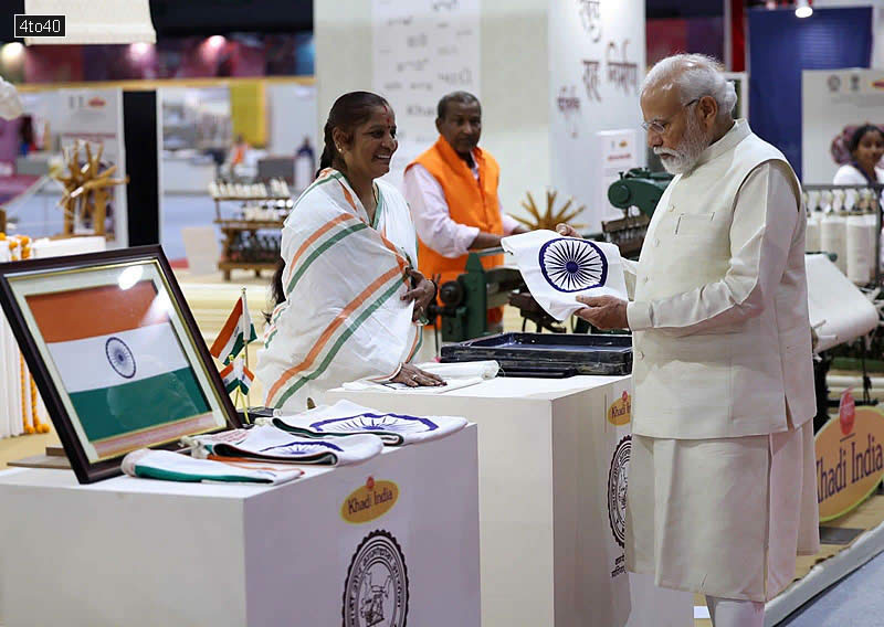 This #NationalHandloomDay, let's celebrate Bharat's timeless craftsmanship.