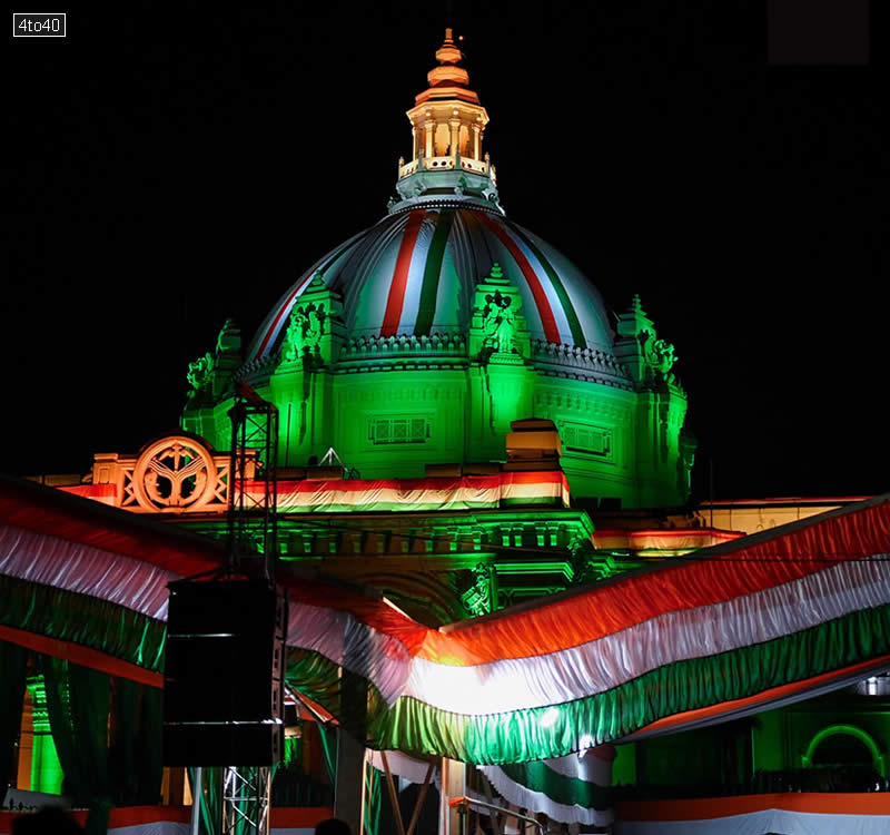 The Victoria Memorial is a large marble monument in the Maidan in Central Kolkata